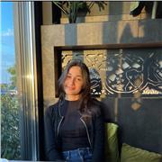 Sono al quinto anno di un liceo scientifico Cambridge e adoro le materie scientifiche come la matematica e la fisica. Inoltre, essendo un' appassionata di lingue, oltre all'inglese, ho portato avanti lo studio del francese ottenendo il livello certificato